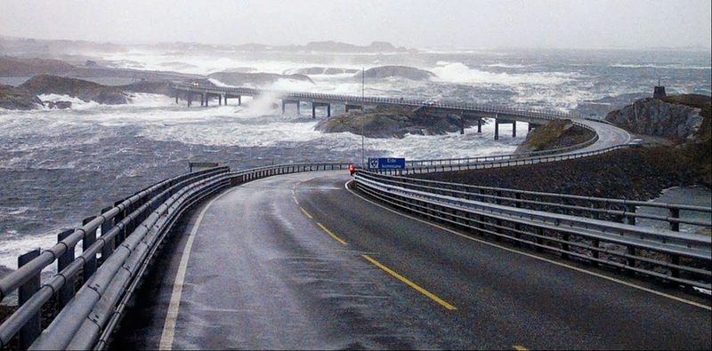 Illustration for article titled Go For A Drive On Norway's Achingly Beautiful Atlantic Ocean Road